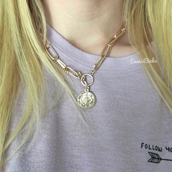 New Wanderlust ‘Go In The Direction of Your Dreams’ Coin Cutout Toggle Necklace - Picture 12 of 16